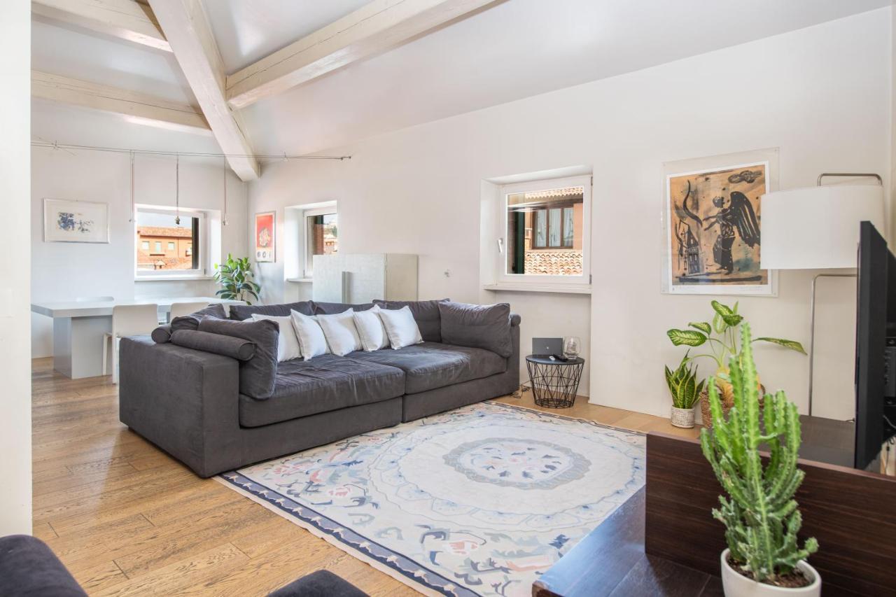 Stunning Top Floor Flat In The Heart Of Верона Екстер'єр фото