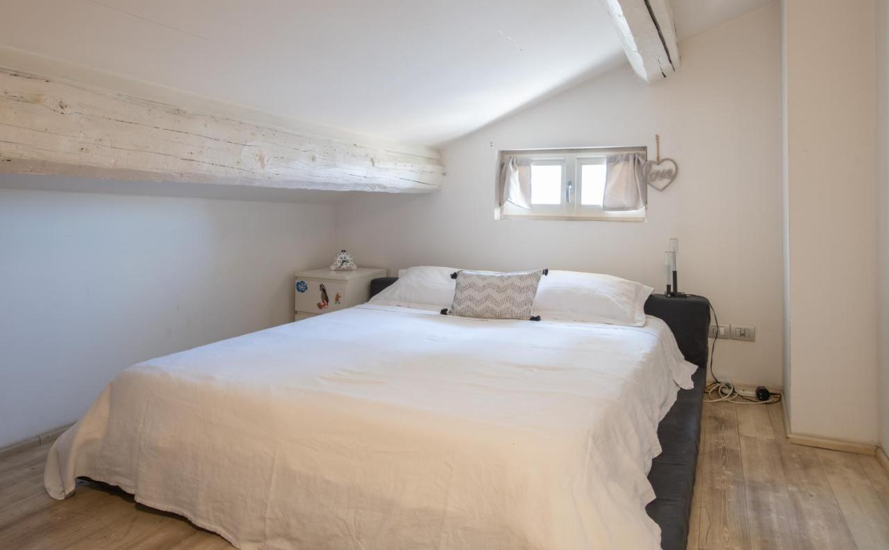 Stunning Top Floor Flat In The Heart Of Верона Екстер'єр фото