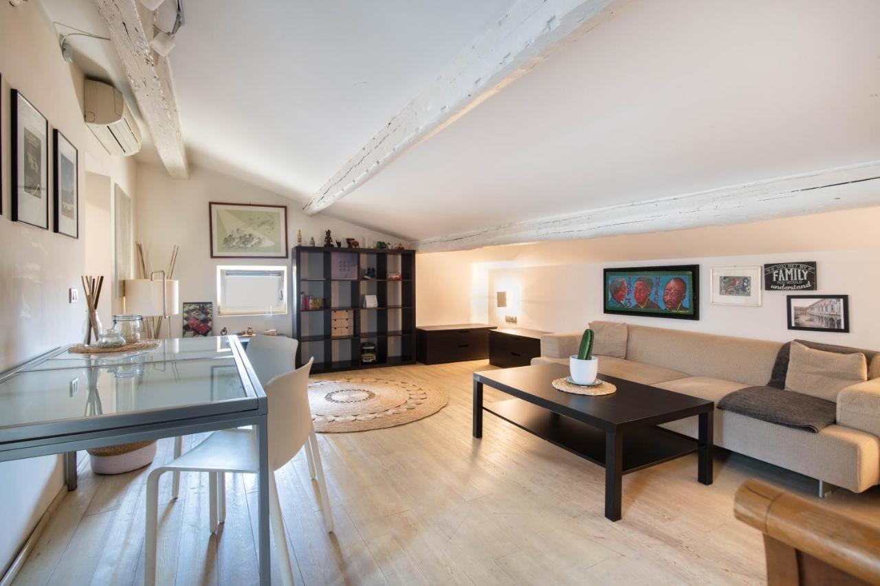 Stunning Top Floor Flat In The Heart Of Верона Екстер'єр фото